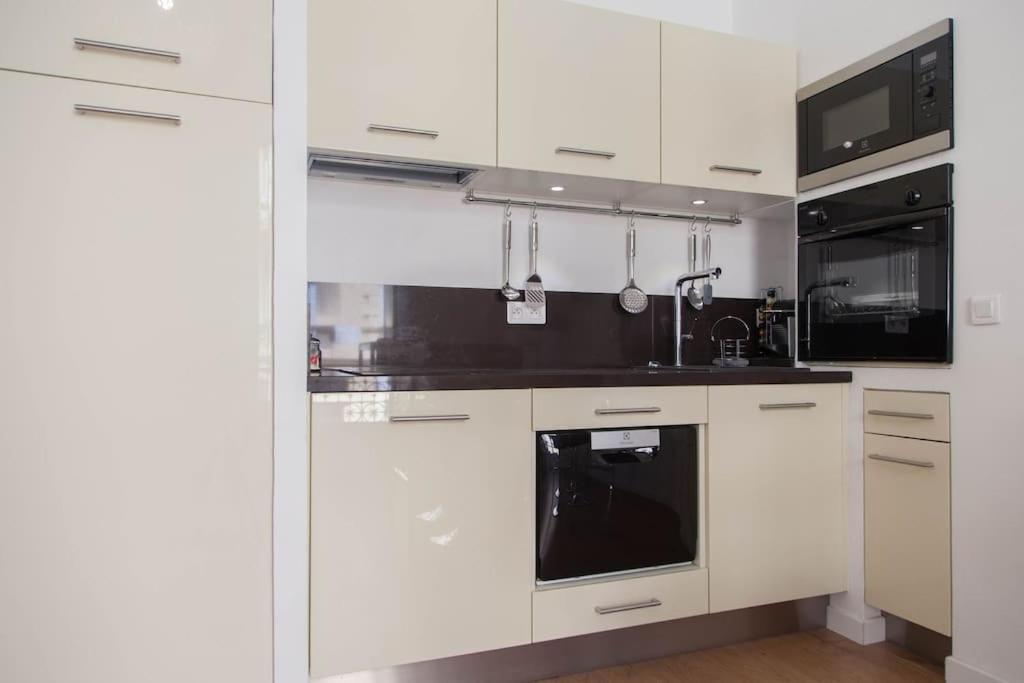 #28 1 Bdr Flat Ac Balcony Hper Central 10Mins To Beach & Old Town Nice Ngoại thất bức ảnh