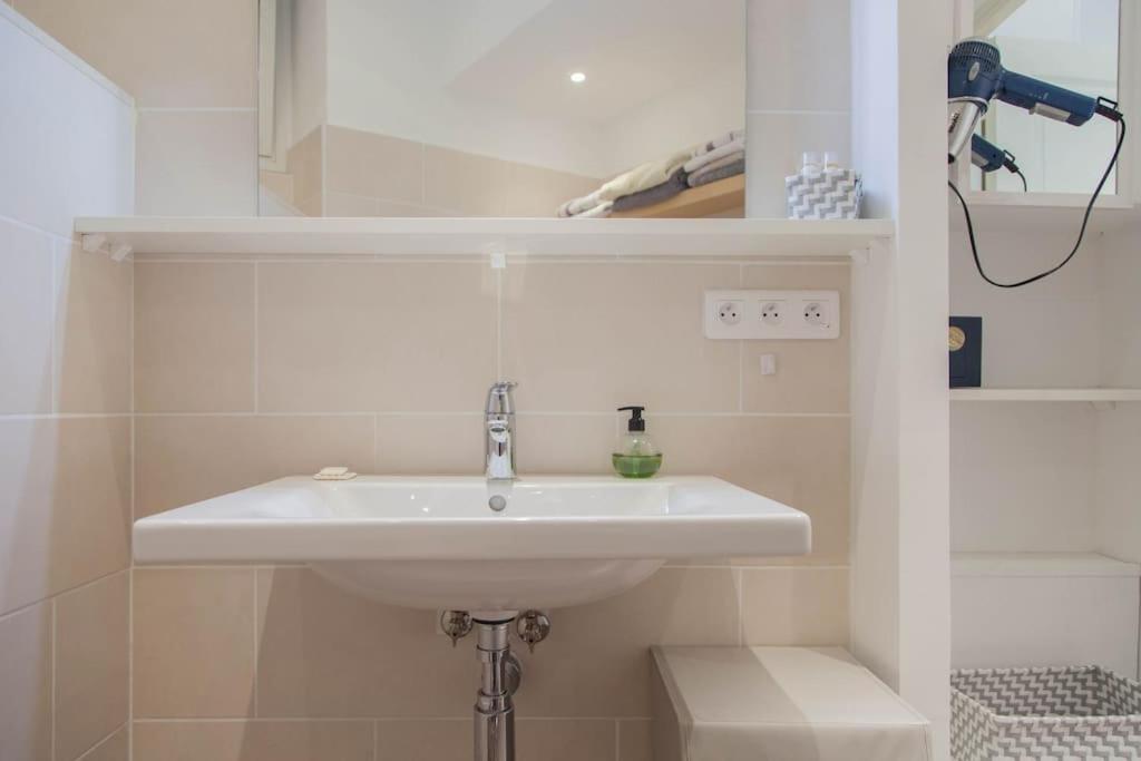 #28 1 Bdr Flat Ac Balcony Hper Central 10Mins To Beach & Old Town Nice Ngoại thất bức ảnh