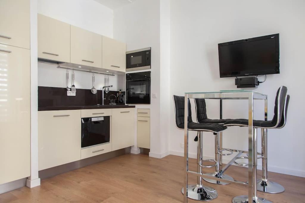 #28 1 Bdr Flat Ac Balcony Hper Central 10Mins To Beach & Old Town Nice Ngoại thất bức ảnh