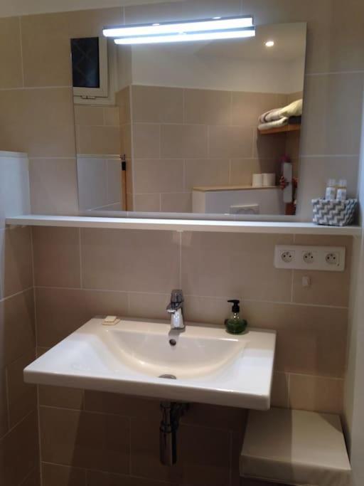 #28 1 Bdr Flat Ac Balcony Hper Central 10Mins To Beach & Old Town Nice Ngoại thất bức ảnh